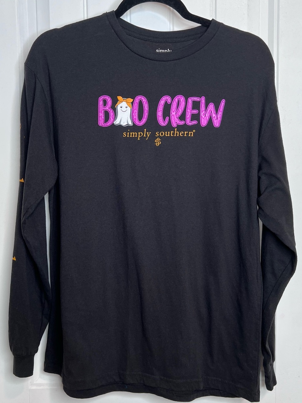 Simply Southern Black Long Sleeve Tee ‘Hey Boo’ Halloween Graphics. Size Small. - Picture 4 of 12
